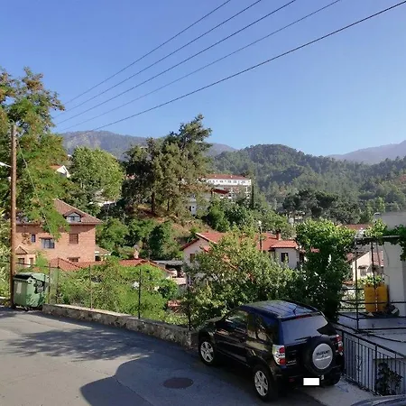 Christos House Κακοπετριά