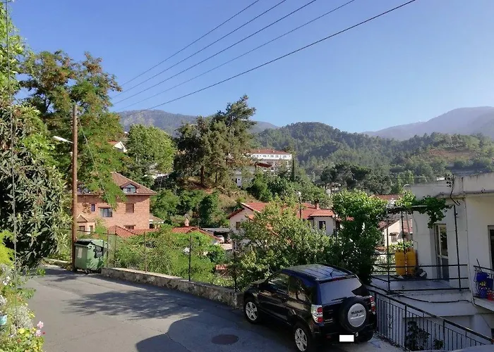 Christos House Κακοπετριά